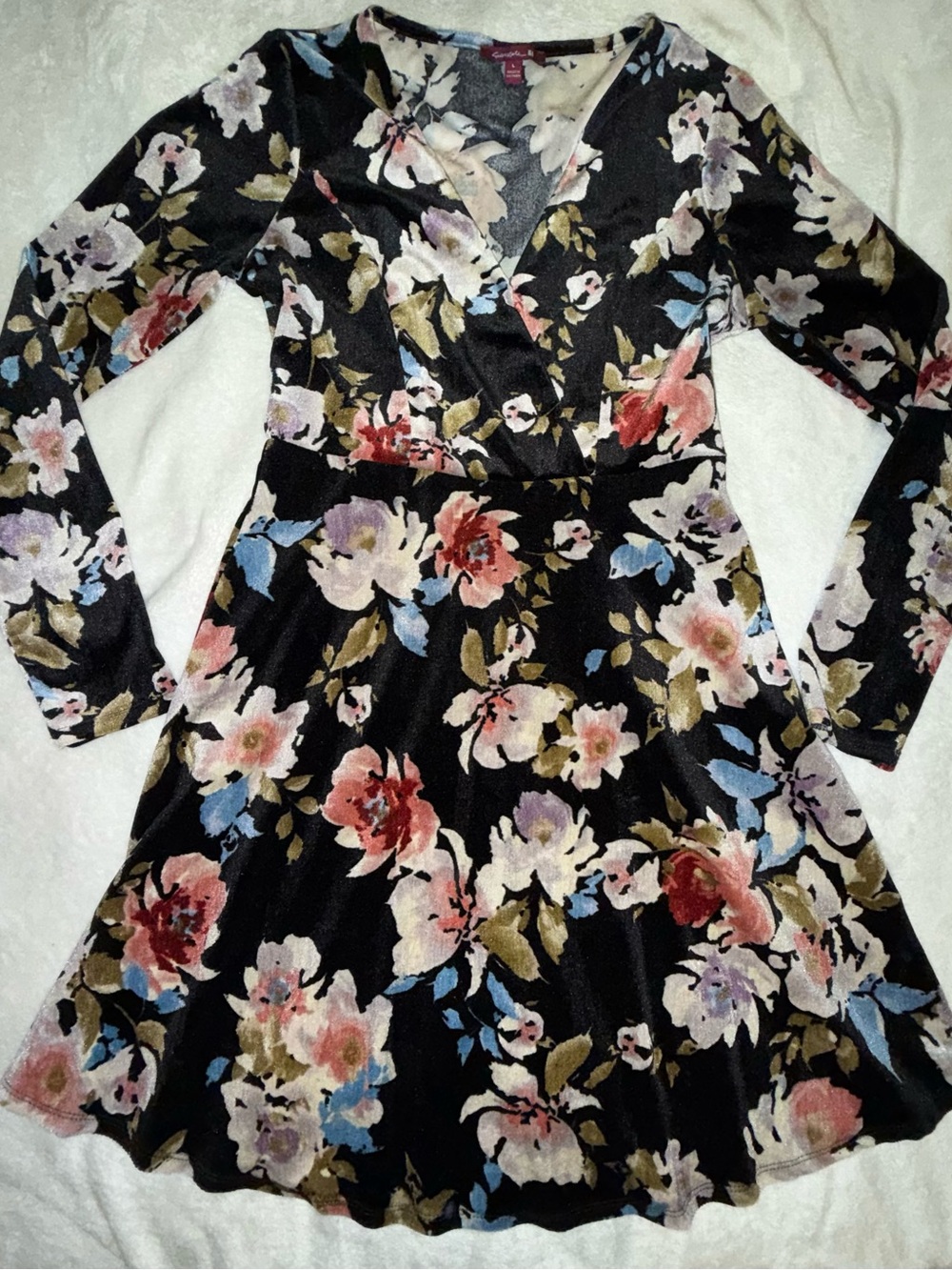 Grevercyte Black Floral Long-Sleeve V-Neck Skater Dress